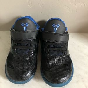 Nike Dominate boys running shoes